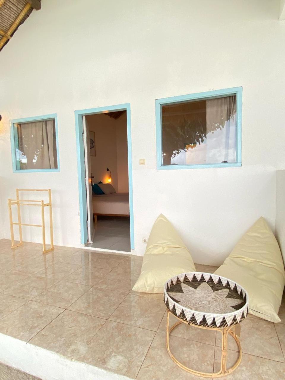 Surf Shack Grupuk Hotel Bumbang ภายนอก รูปภาพ