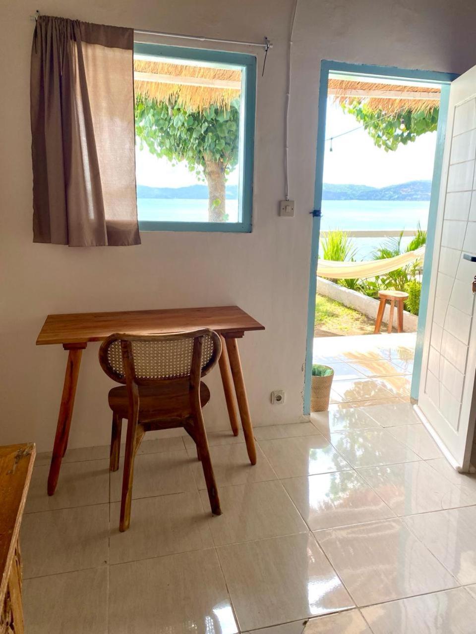 Surf Shack Grupuk Hotel Bumbang ภายนอก รูปภาพ